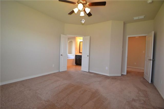 804 Willow Wood Drive, Saginaw, TX 76179