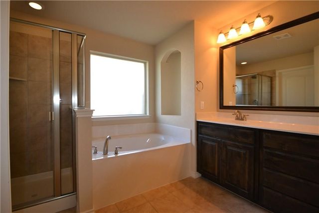 804 Willow Wood Drive, Saginaw, TX 76179