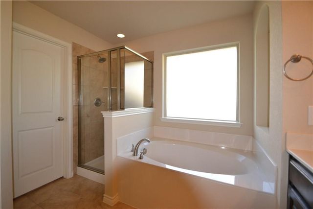 804 Willow Wood Drive, Saginaw, TX 76179