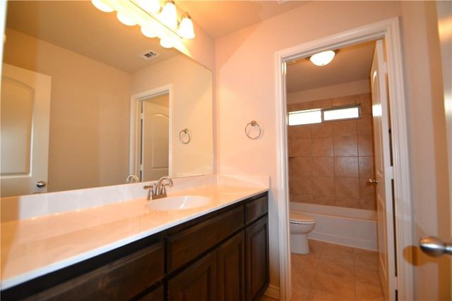804 Willow Wood Drive, Saginaw, TX 76179