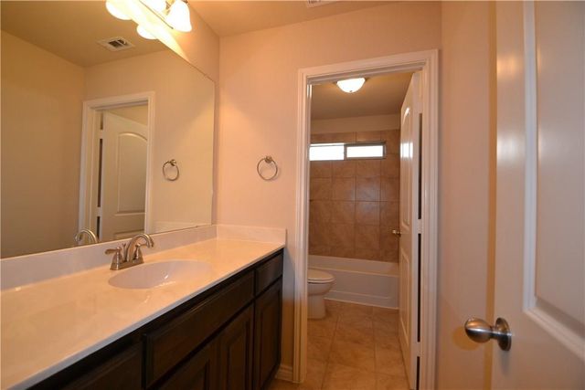 804 Willow Wood Drive, Saginaw, TX 76179