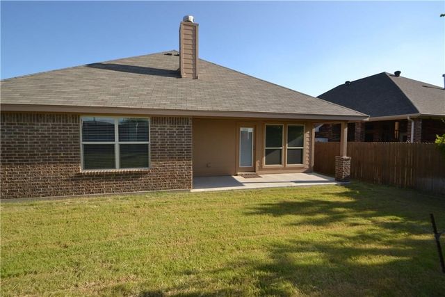 804 Willow Wood Drive, Saginaw, TX 76179