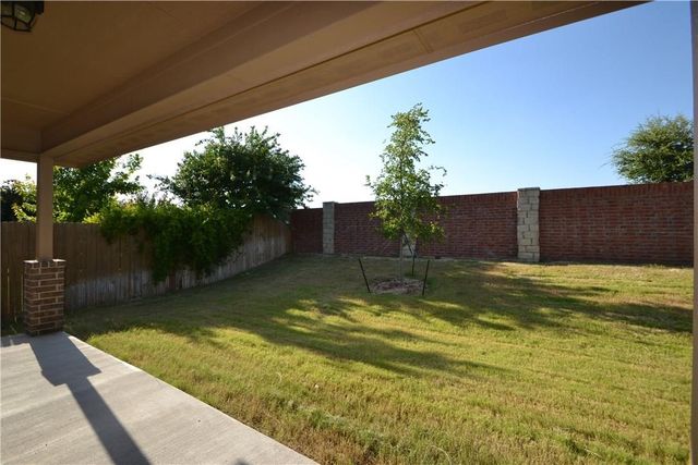 804 Willow Wood Drive, Saginaw, TX 76179