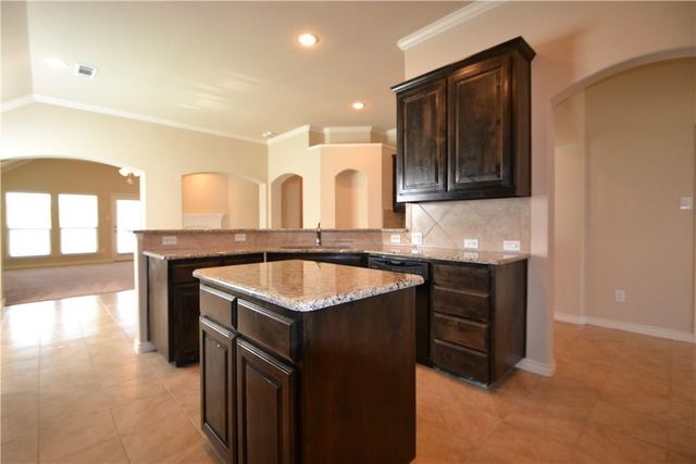 804 Willow Wood Drive, Saginaw, TX 76179