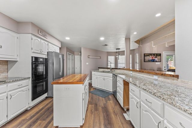 117 Holly Hill Dr, Ingram, TX 78025