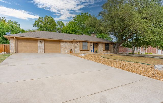 117 Holly Hill Dr, Ingram, TX 78025