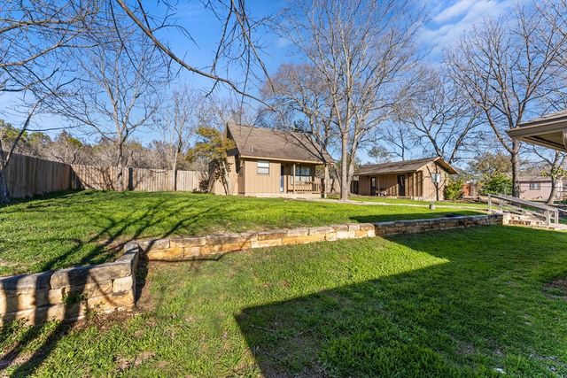 117 Holly Hill Dr, Ingram, TX 78025