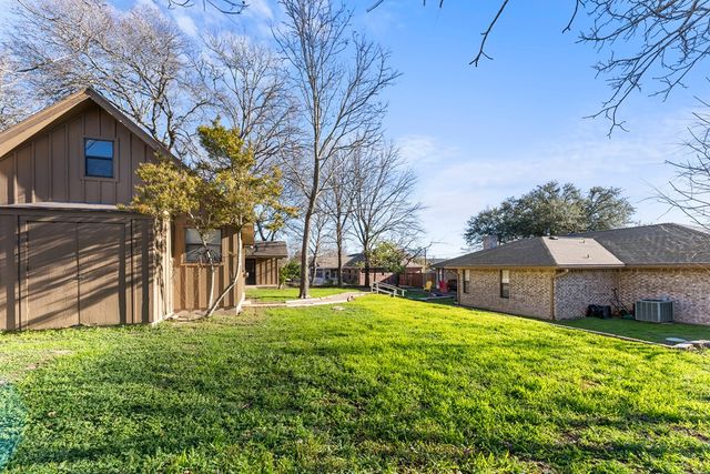 117 Holly Hill Dr, Ingram, TX 78025