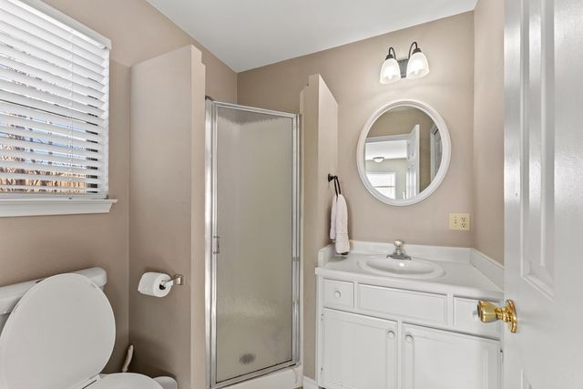 117 Holly Hill Dr, Ingram, TX 78025