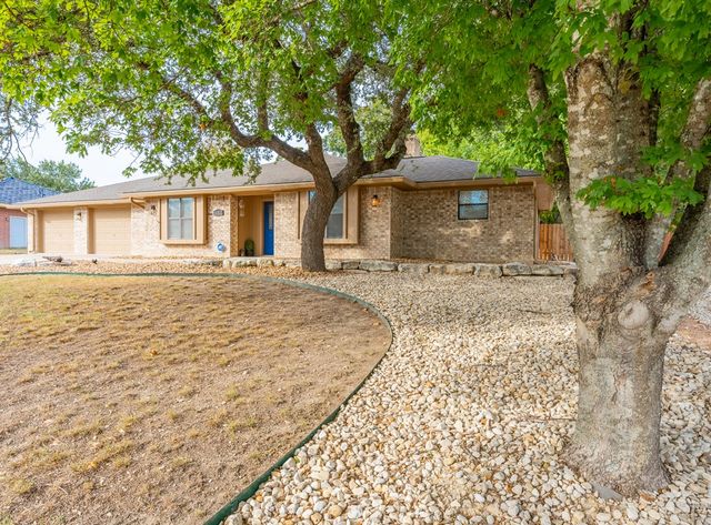 117 Holly Hill Dr, Ingram, TX 78025