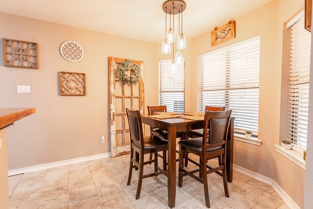 117 Holly Hill Dr, Ingram, TX 78025