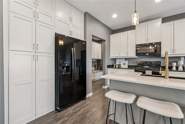 7113 Chenango Lane SW, Cedar Rapids, IA 52404