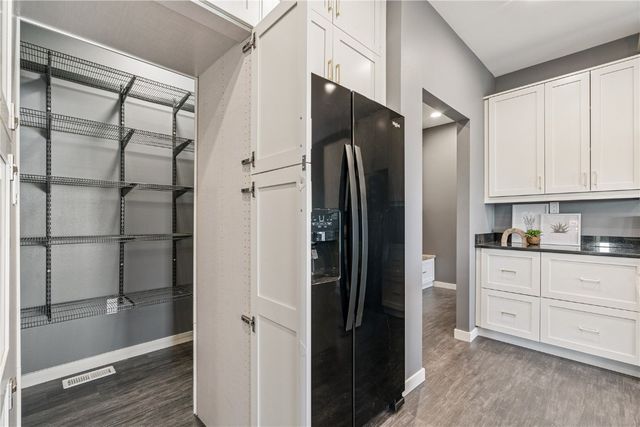 7113 Chenango Lane SW, Cedar Rapids, IA 52404