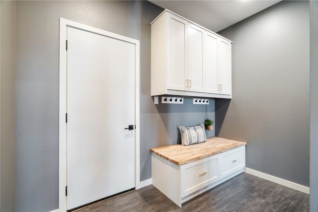 7113 Chenango Lane SW, Cedar Rapids, IA 52404