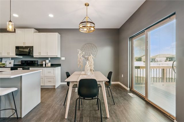 7113 Chenango Lane SW, Cedar Rapids, IA 52404