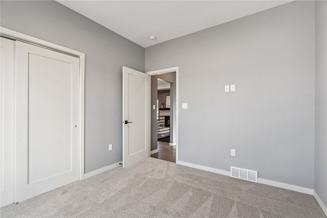 7113 Chenango Lane SW, Cedar Rapids, IA 52404