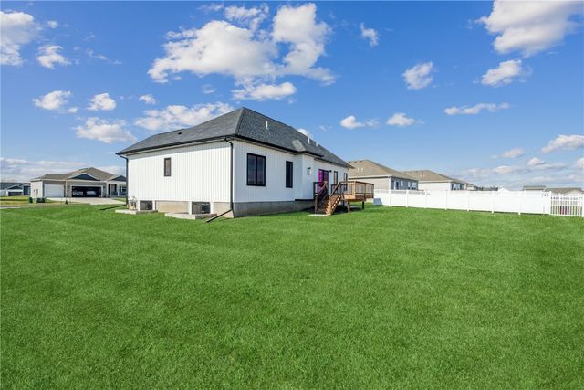 7113 Chenango Lane SW, Cedar Rapids, IA 52404