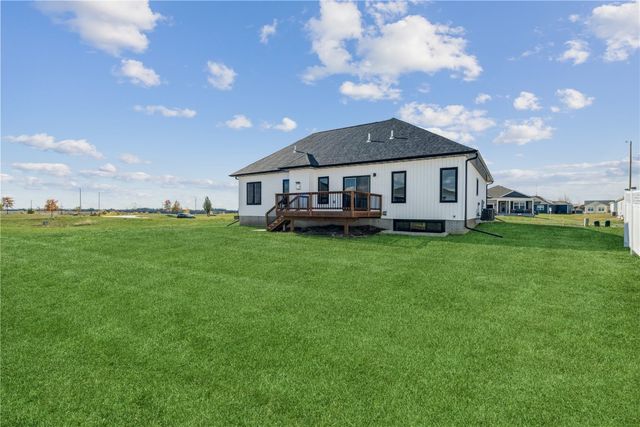 7113 Chenango Lane SW, Cedar Rapids, IA 52404