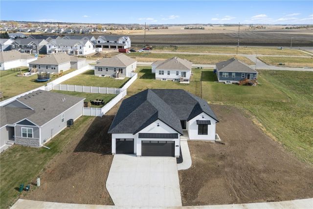 7113 Chenango Lane SW, Cedar Rapids, IA 52404