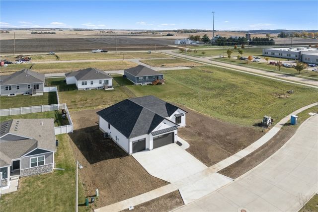 7113 Chenango Lane SW, Cedar Rapids, IA 52404