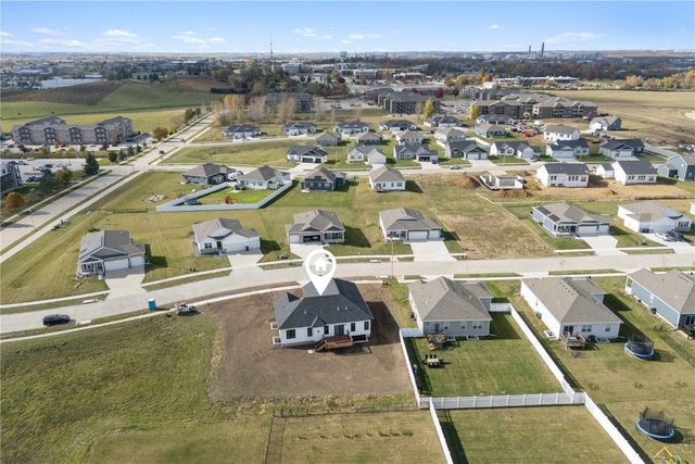 7113 Chenango Lane SW, Cedar Rapids, IA 52404