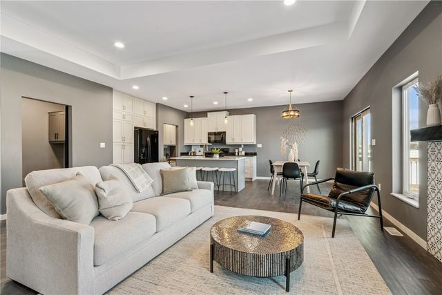 7113 Chenango Lane SW, Cedar Rapids, IA 52404