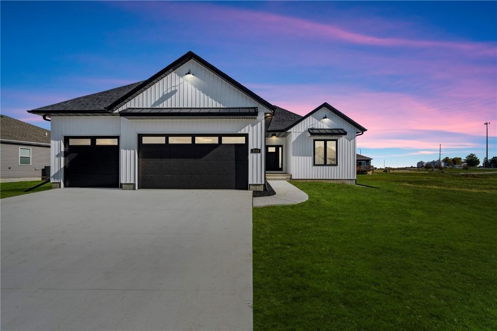 7113 Chenango Lane SW, Cedar Rapids, IA 52404