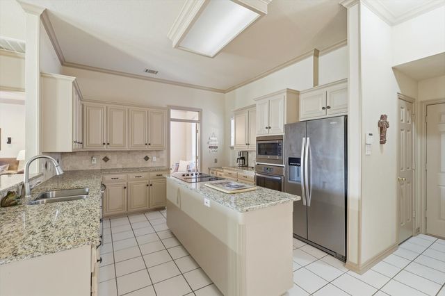 3318 Summergrove Drive, Arlington, TX 76001