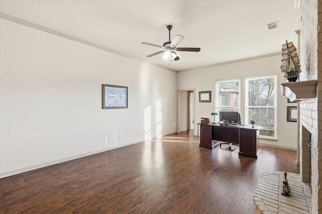 3318 Summergrove Drive, Arlington, TX 76001