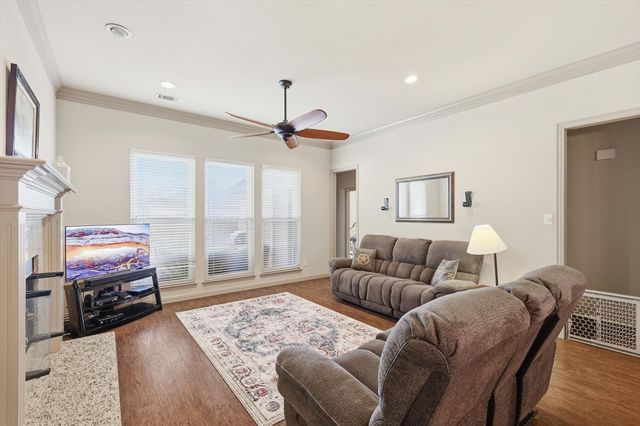 3318 Summergrove Drive, Arlington, TX 76001