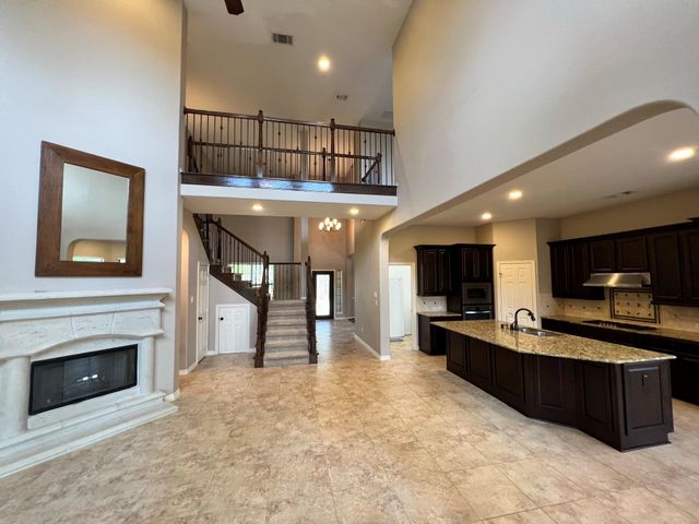 7007 Fall Creek Lane, Missouri City, TX 77459