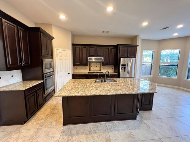 7007 Fall Creek Lane, Missouri City, TX 77459