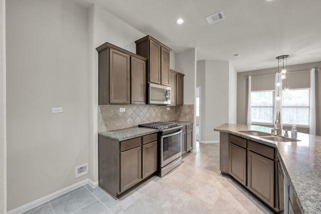 398 Rolling Hills Drive, Conroe, TX 77304