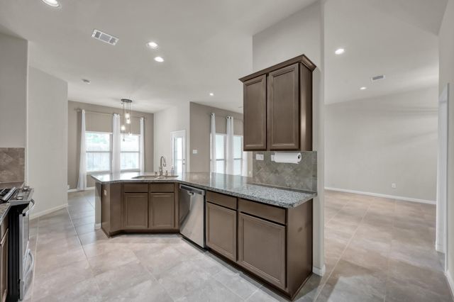 398 Rolling Hills Drive, Conroe, TX 77304