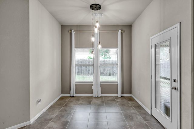 398 Rolling Hills Drive, Conroe, TX 77304