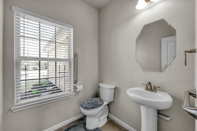 398 Rolling Hills Drive, Conroe, TX 77304