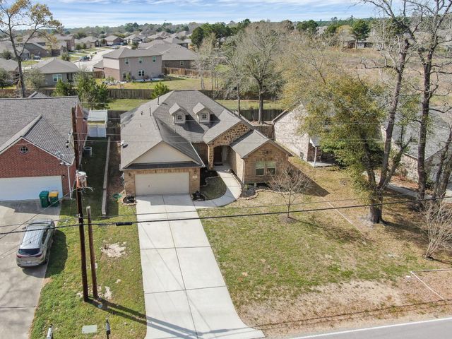 398 Rolling Hills Drive, Conroe, TX 77304
