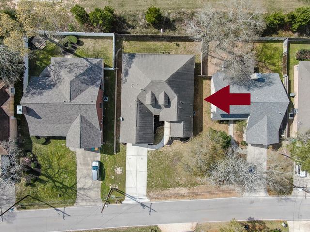 398 Rolling Hills Drive, Conroe, TX 77304