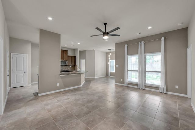 398 Rolling Hills Drive, Conroe, TX 77304