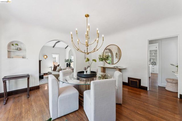 2615 La Cuesta Ave, Oakland, CA 94611