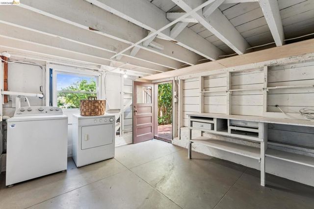 2615 La Cuesta Ave, Oakland, CA 94611