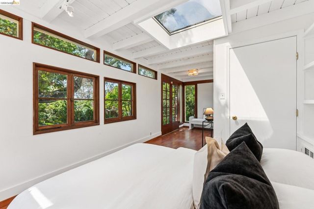 2615 La Cuesta Ave, Oakland, CA 94611