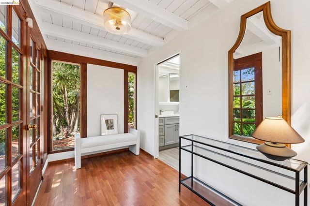 2615 La Cuesta Ave, Oakland, CA 94611