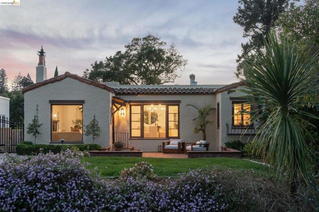 2615 La Cuesta Ave, Oakland, CA 94611