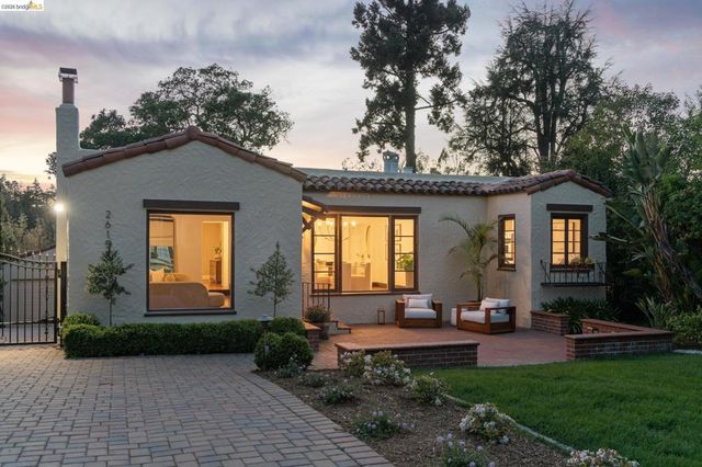 2615 La Cuesta Ave, Oakland, CA 94611