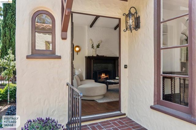 2615 La Cuesta Ave, Oakland, CA 94611