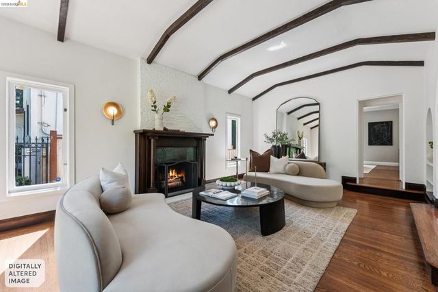 2615 La Cuesta Ave, Oakland, CA 94611