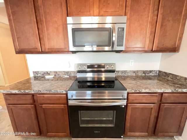 8951 MERSEYSIDE Avenue, Jacksonville, FL 32219