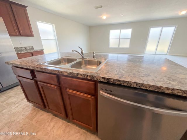 8951 MERSEYSIDE Avenue, Jacksonville, FL 32219