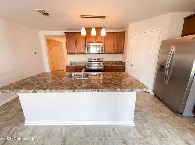 8951 MERSEYSIDE Avenue, Jacksonville, FL 32219